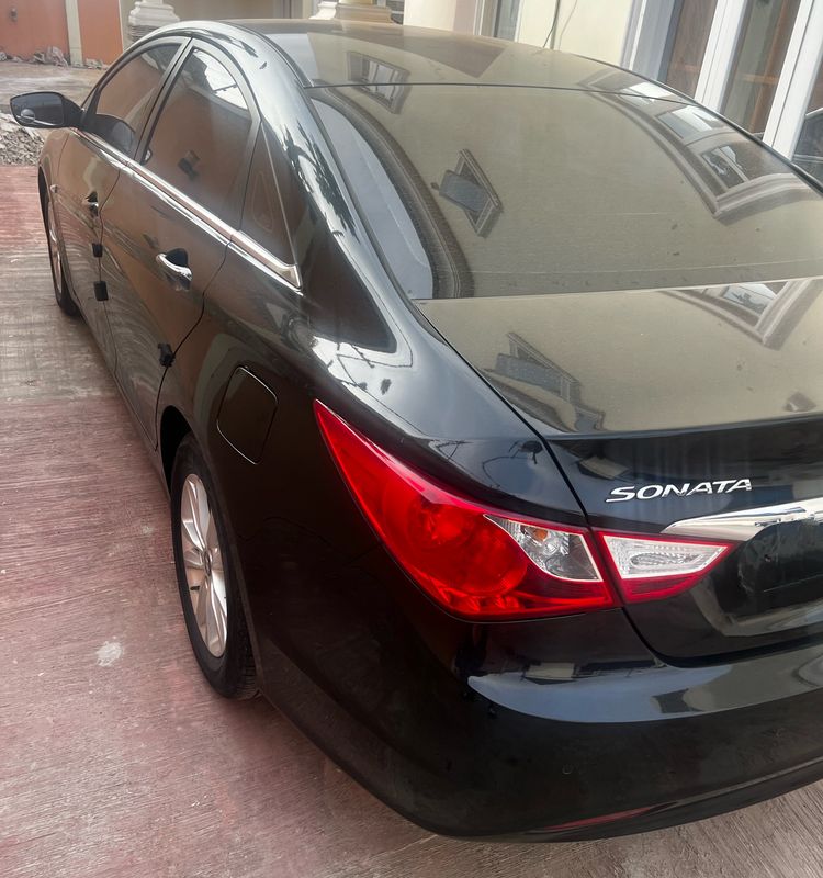 Thumbnail 2 of 2012 Hyundai Sonata Y20